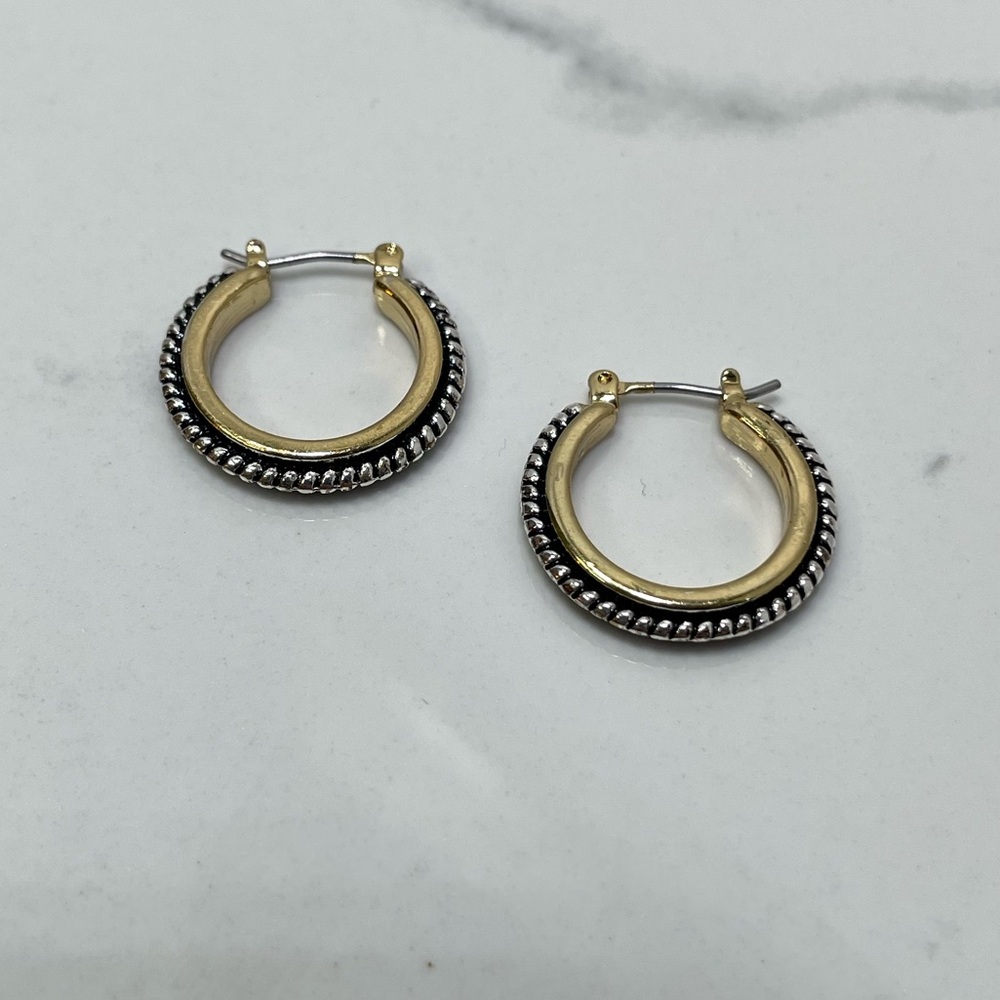 Vintage two tone earrings in the style of David Yurman